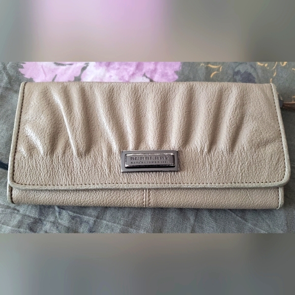 AUTHENTIC BURBERRY Soft pebble grain leather full size Nova Check  Wallet - Picture 1 of 11